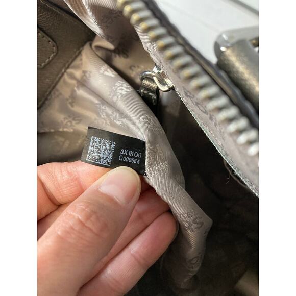 MICHAEL KORS, PUTER METALIC SAFFIANO LEATHER CROSSBODY BAG - Picture 16 of 16